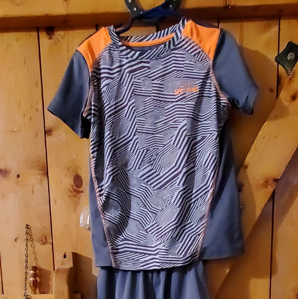 Spaulding Kids Sport Shorts and T-shirt Black, Gray, and Orange Size XS 6-7
